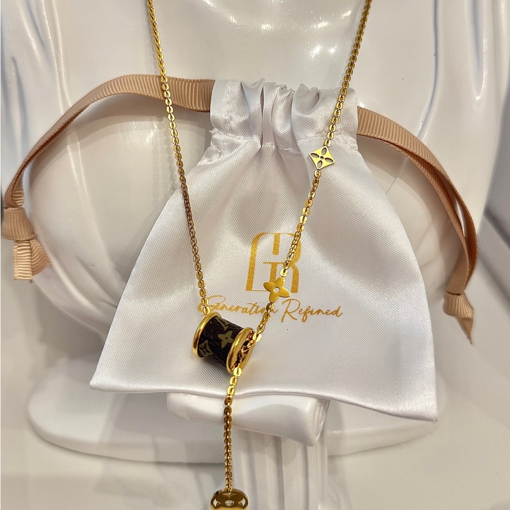 18k Gold monogram Pendant Y Necklace - Picture 4 of 5